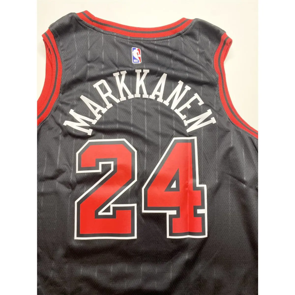 Nike clothing - Nike NBA Chicago Bulls Lauri Markkanen Swingman Jersey - AT9795 011 - Multicolor, Manufacturer: black/white/red 4