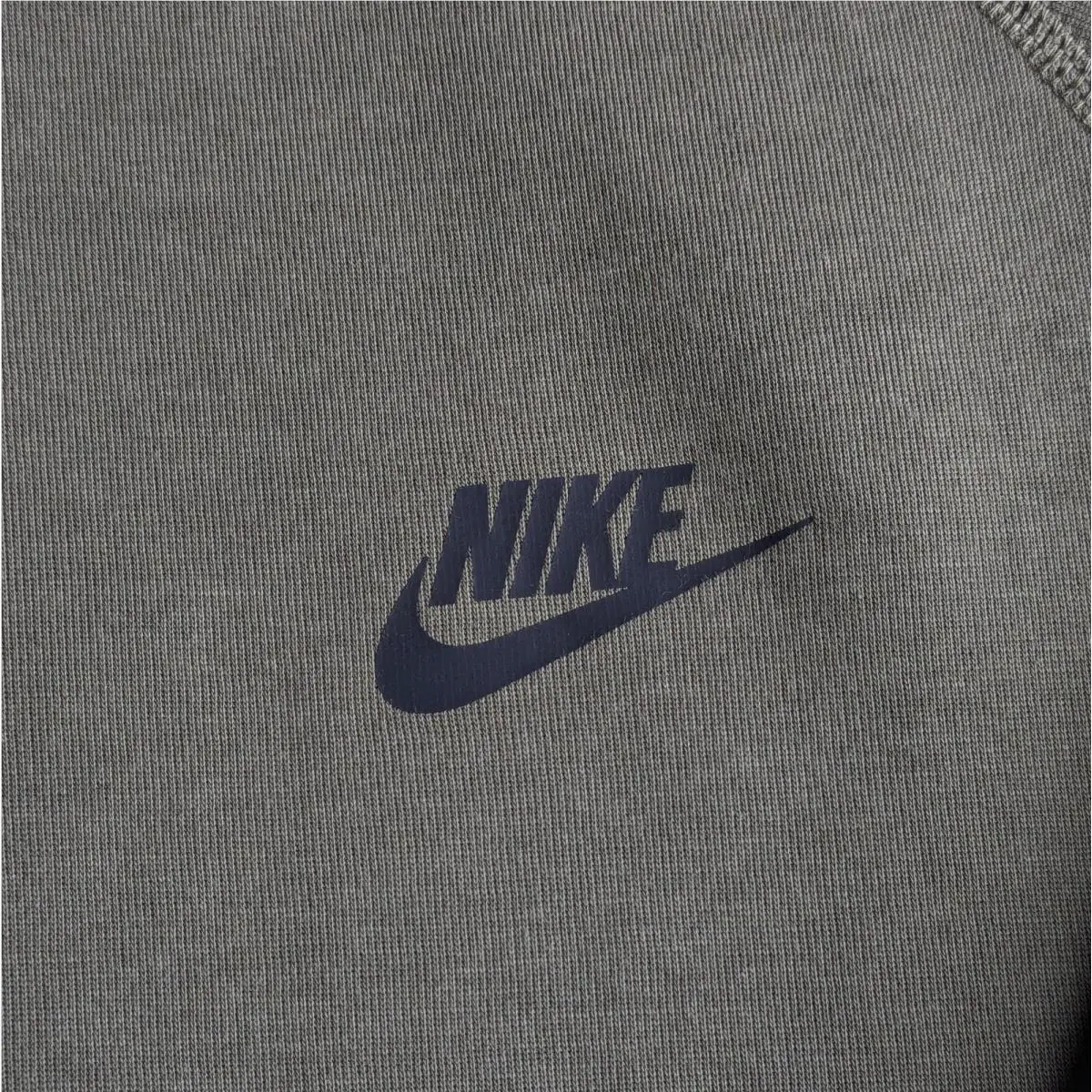 Nike clothing - FB8016-222 - FB8016-222 - Green, Manufacturer: Medium Olive/Black (UPC: 196968086962) 1