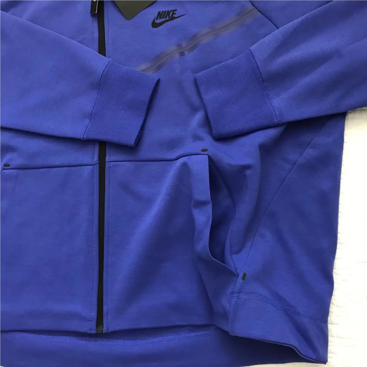 Nike clothing - Blue (UPC: 194502713039) 2