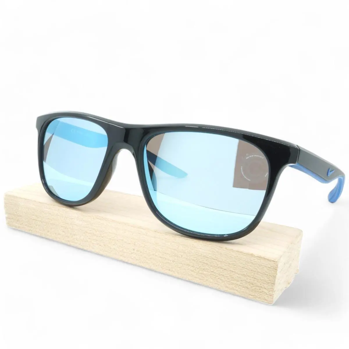 DQ0866-012 Unisex Nike Flo M Sunglasses