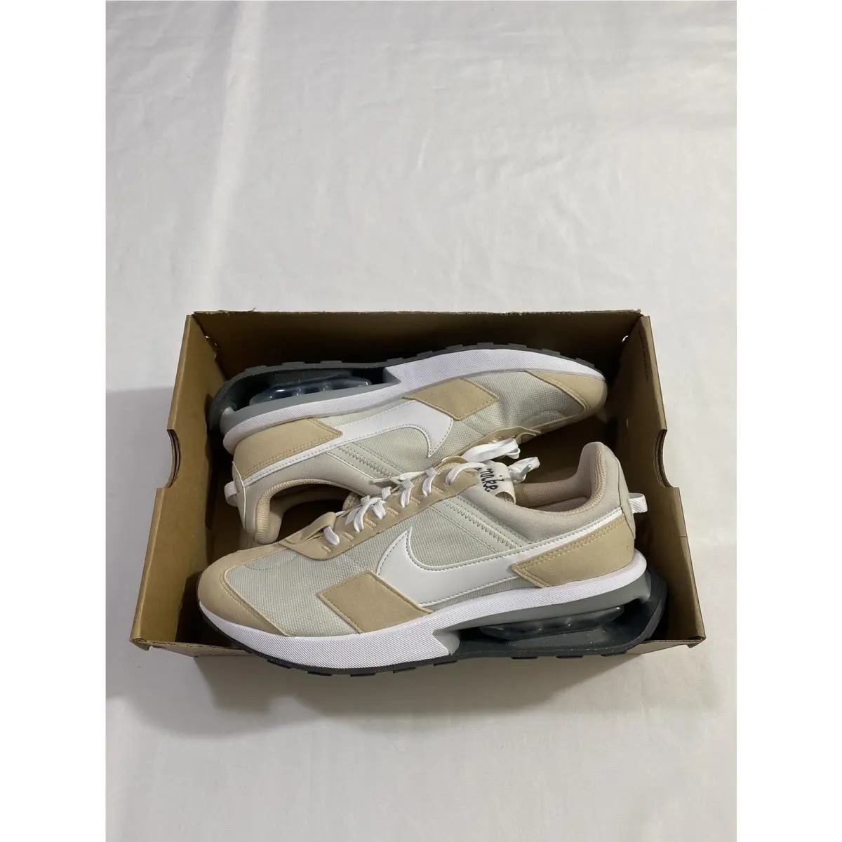 Women’s Size 11.5 Light Bone Nike Air Max Pre-day Running Shoes DM8259 002