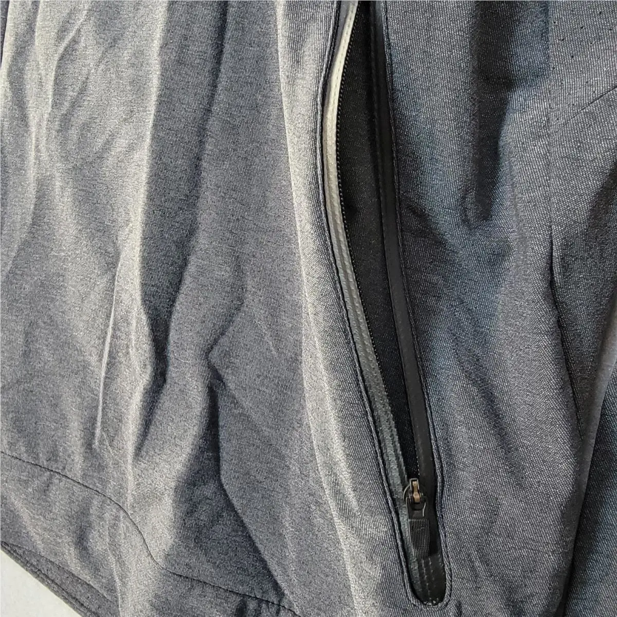 Nike clothing - Nike Shield - Shield - 695453-010 - Gray (UPC: 885177893187) 4