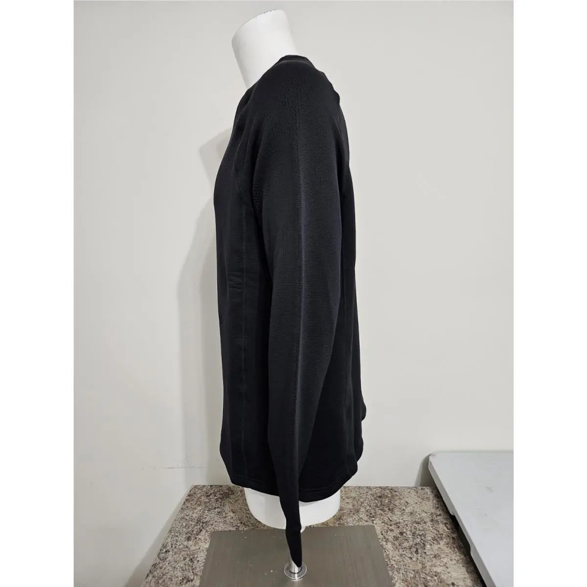 Nike clothing - Black (UPC: 196976012625) 4