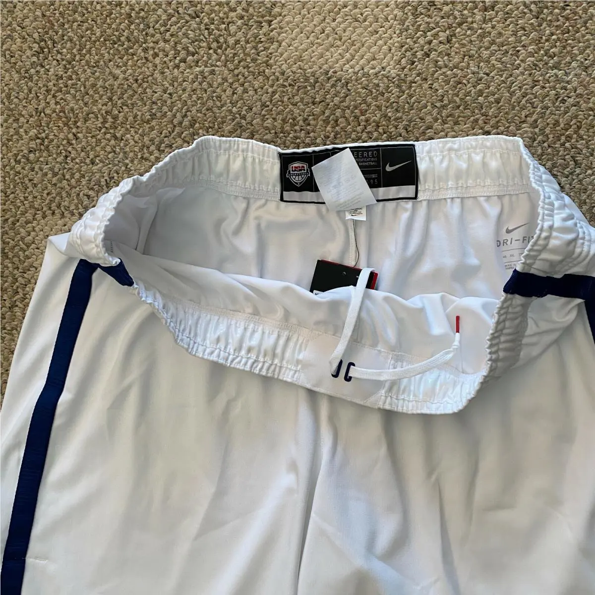 Nike clothing - Nike CT6627-100 - CT6627 - White (UPC: 194493322296) 0