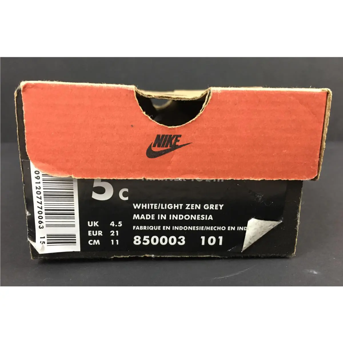Nike shoes - White 9