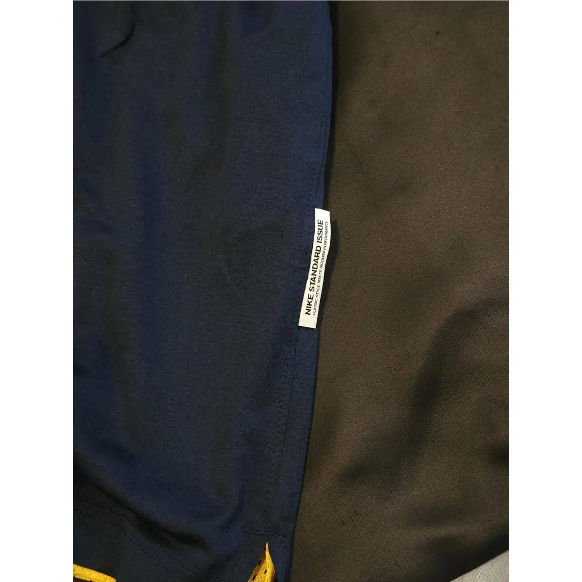 Nike clothing - CQ9723-728 - CQ9723-728 - Yellow / Navy (reversed) 3