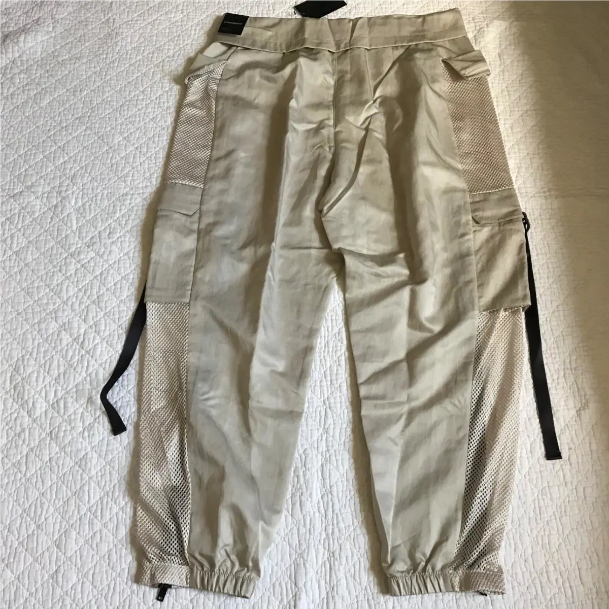 Nike clothing - Beige (UPC: 0194275517957) 4