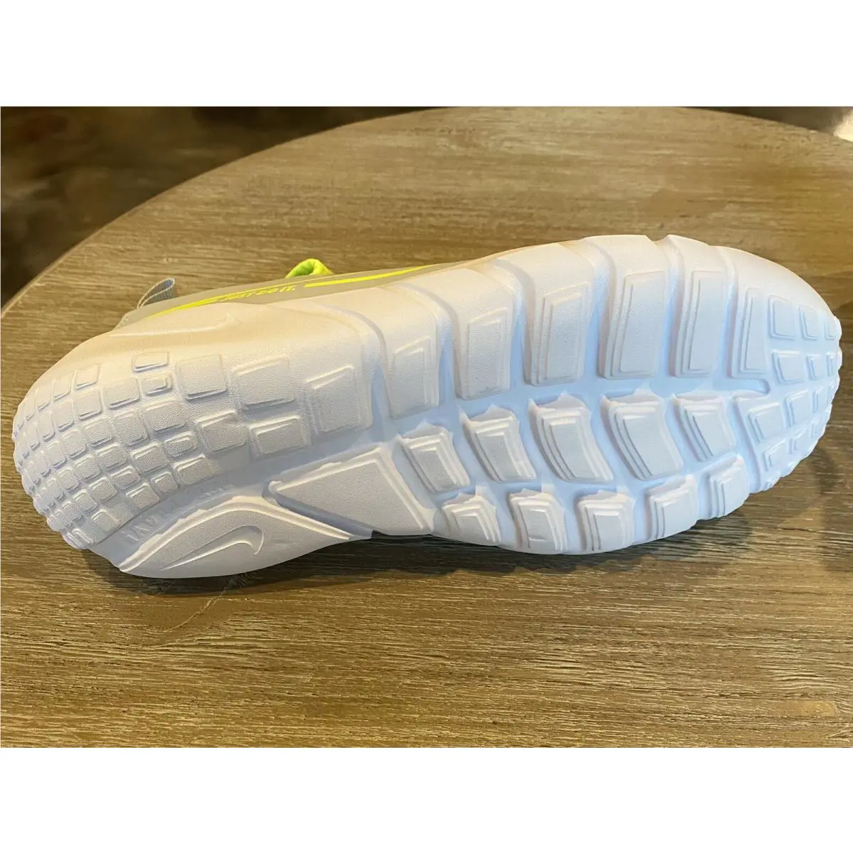 Nike shoes - Gray & Yellow 4