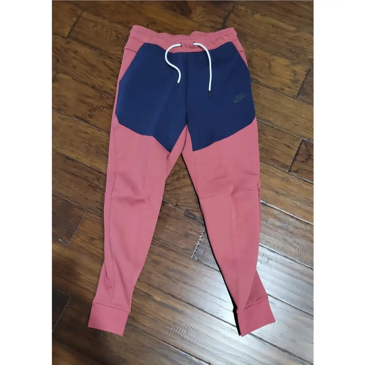 Nike clothing - Sportswear Tech - Sportswear Tech - Red (UPC: 195242880968) 5