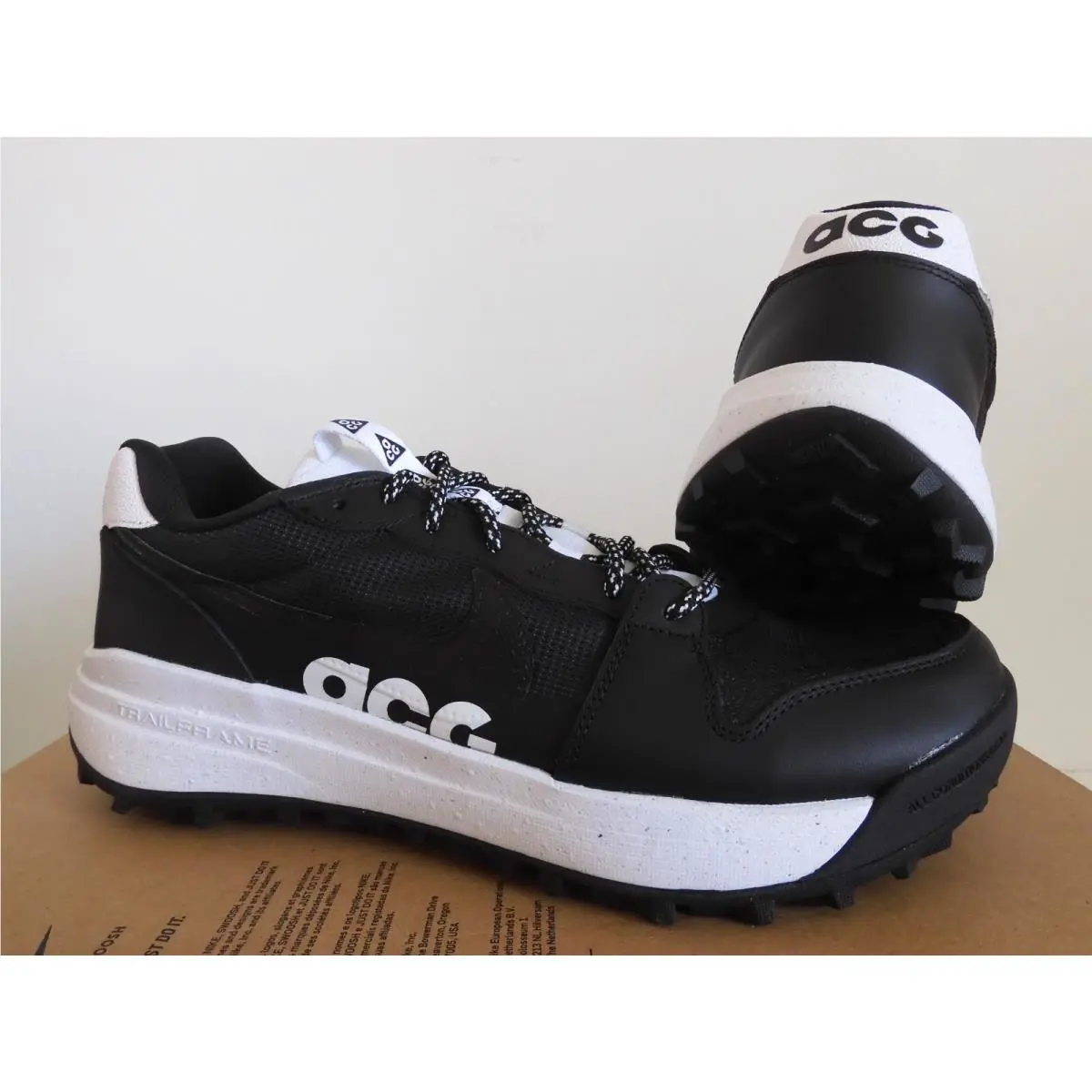 Nike shoes - Nike ACG Lowcate - ACG Lowcate - DX2256-001 - Black 0