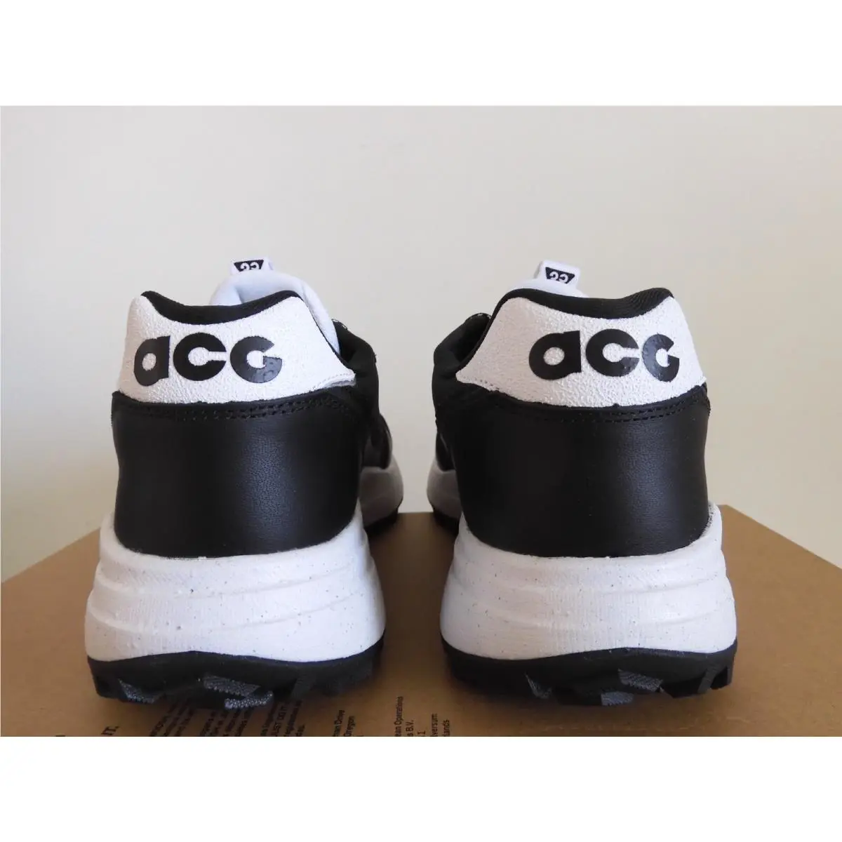 Nike shoes - Nike ACG Lowcate - ACG Lowcate - DX2256-001 - Black 2