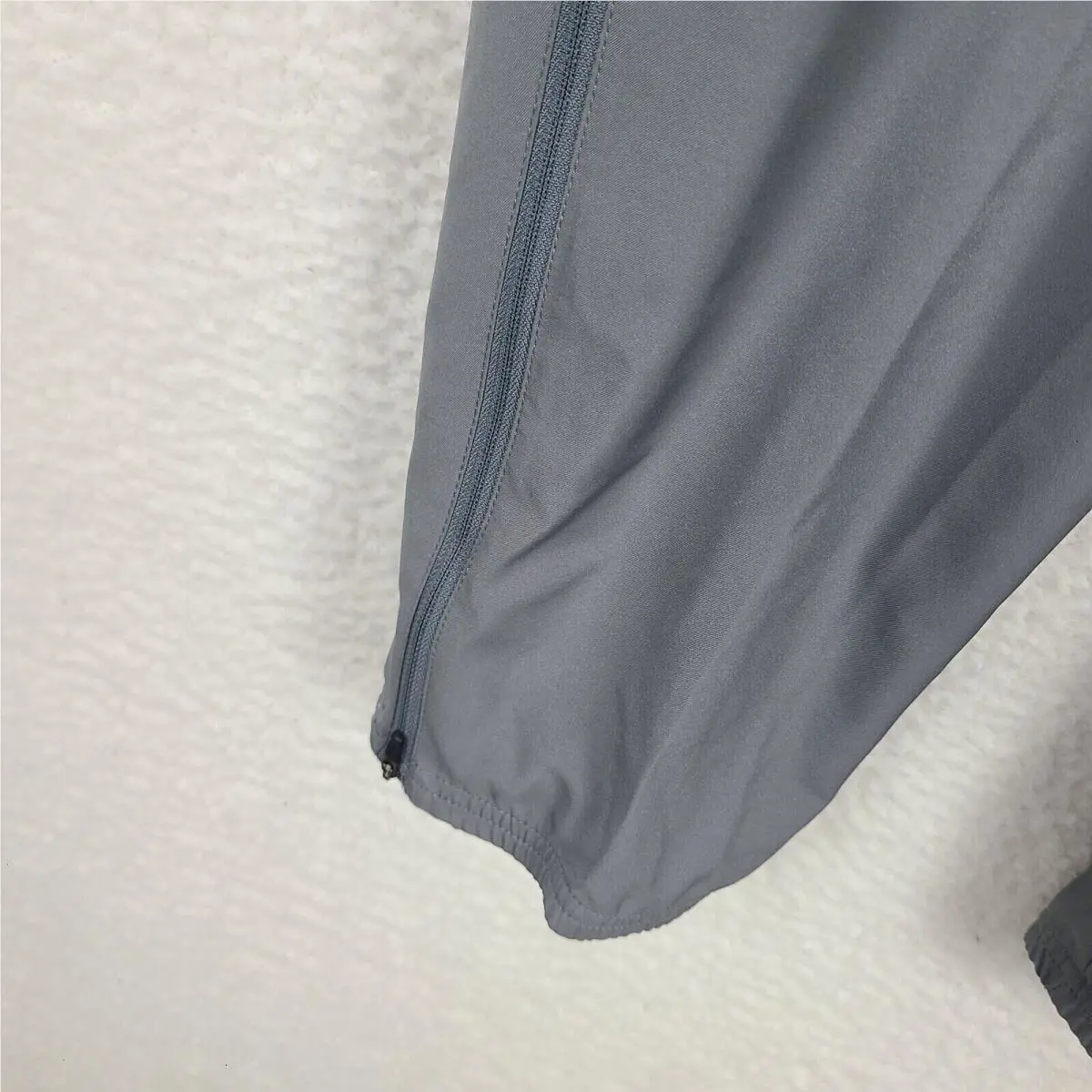 Nike clothing - Gray (UPC: 195239406065) 4