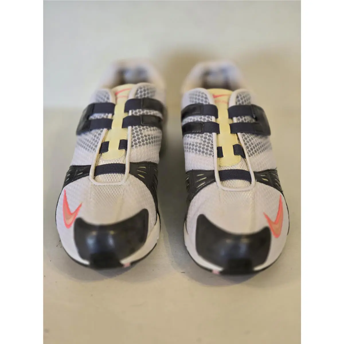 Nike shoes - D4C2 - D4C2 - WHITE & GRAY 0