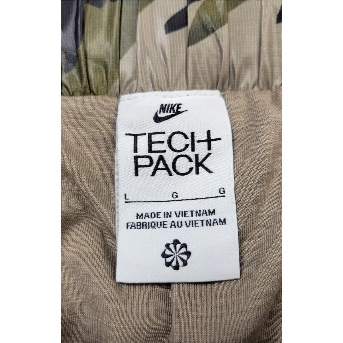 Nike clothing - Nike Tech Pack - Tech Pack - DV4470 351 - Green Black Camo 12