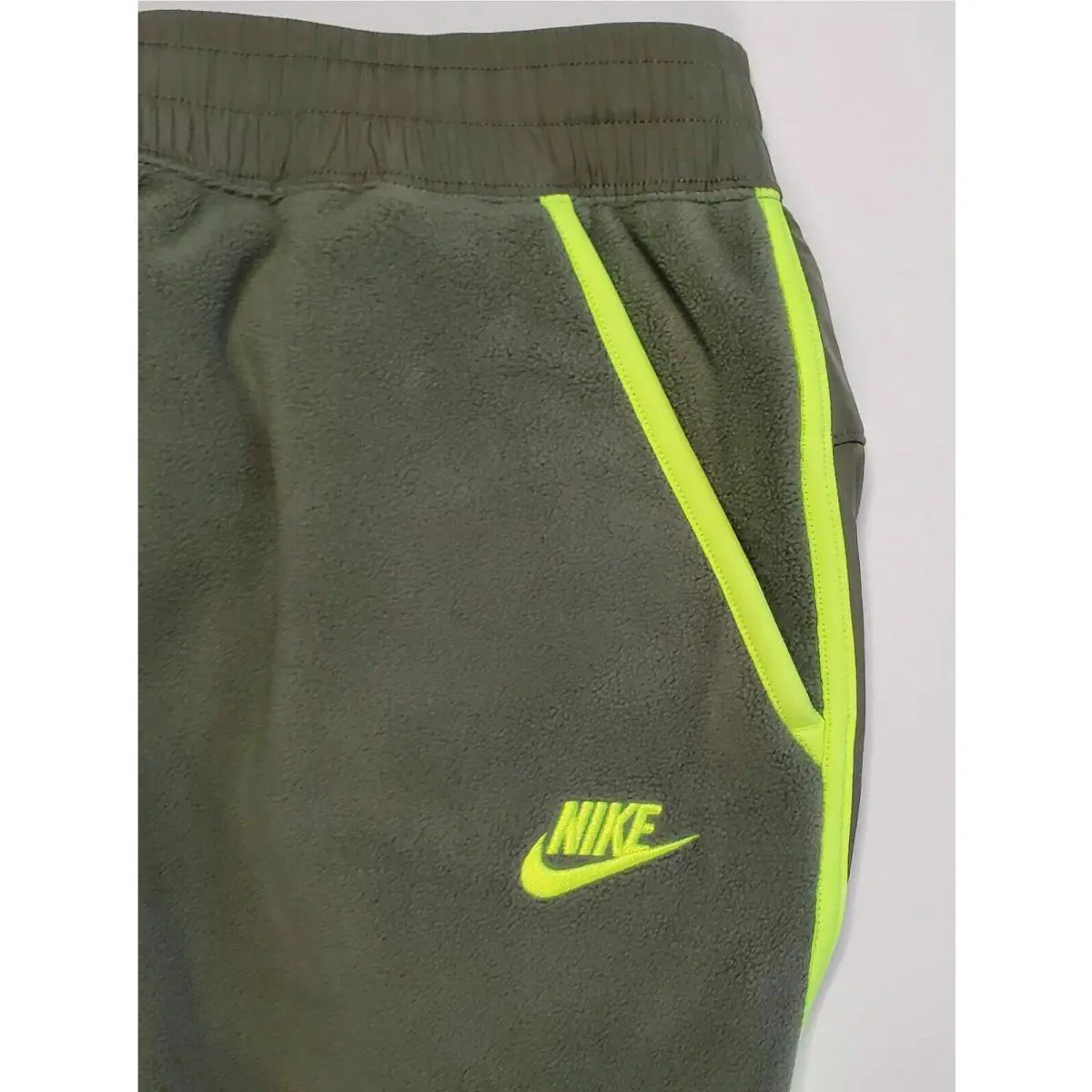 Nike clothing - Sportswear - Sportswear - Green 1