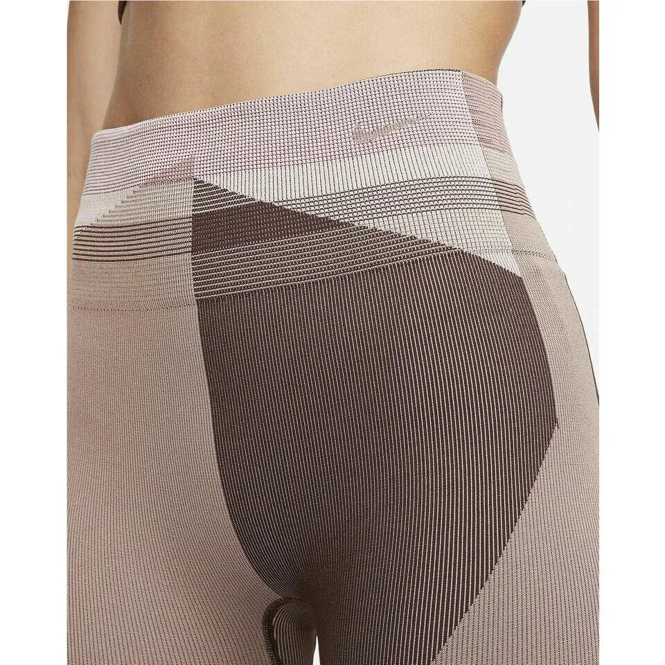 Nike clothing - Desert Dust (UPC: 193659102888) 2
