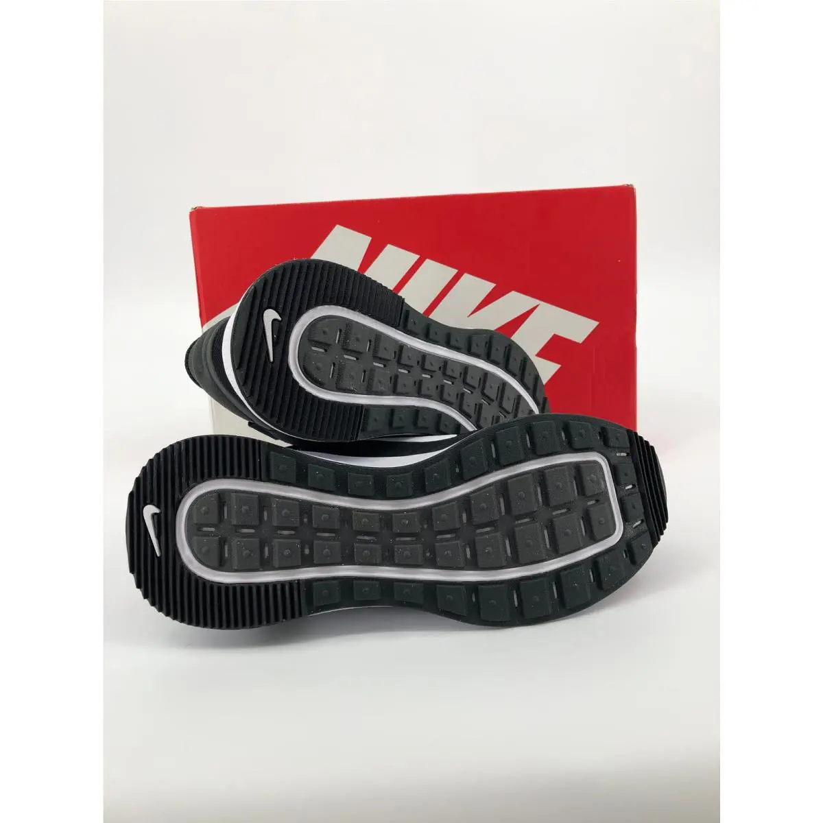 Nike shoes - Black 3