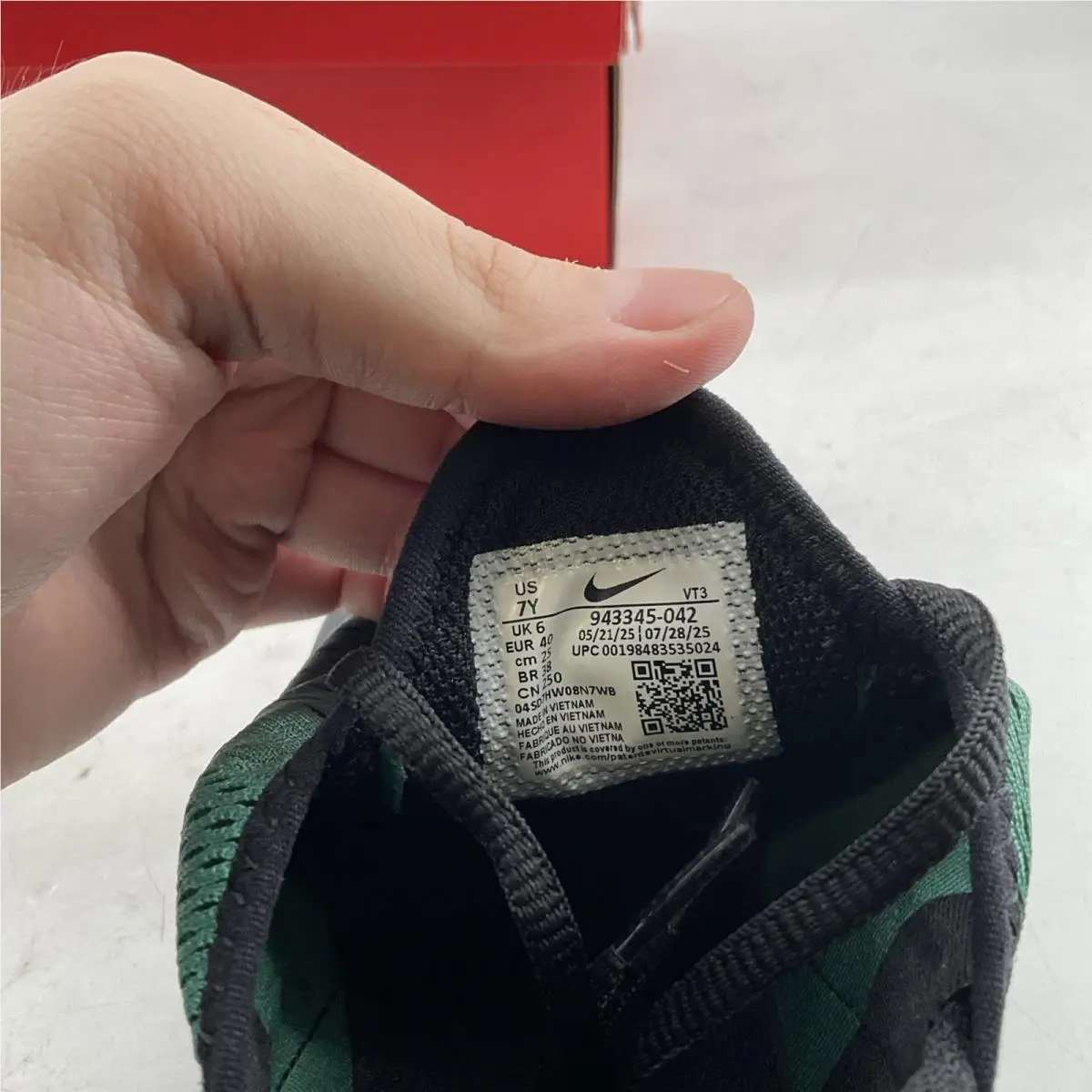 Nike shoes - Nike Air Max 270 - Air Max - CV9645-600 - Evergreen 9