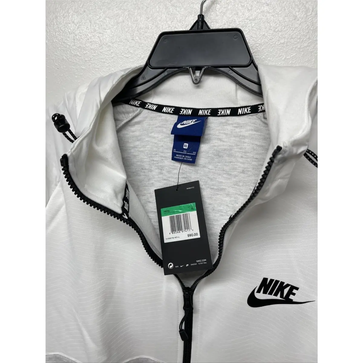 Nike clothing - 863773-051 - 863773-051 - Silver / White (UPC: 886066974116) 3