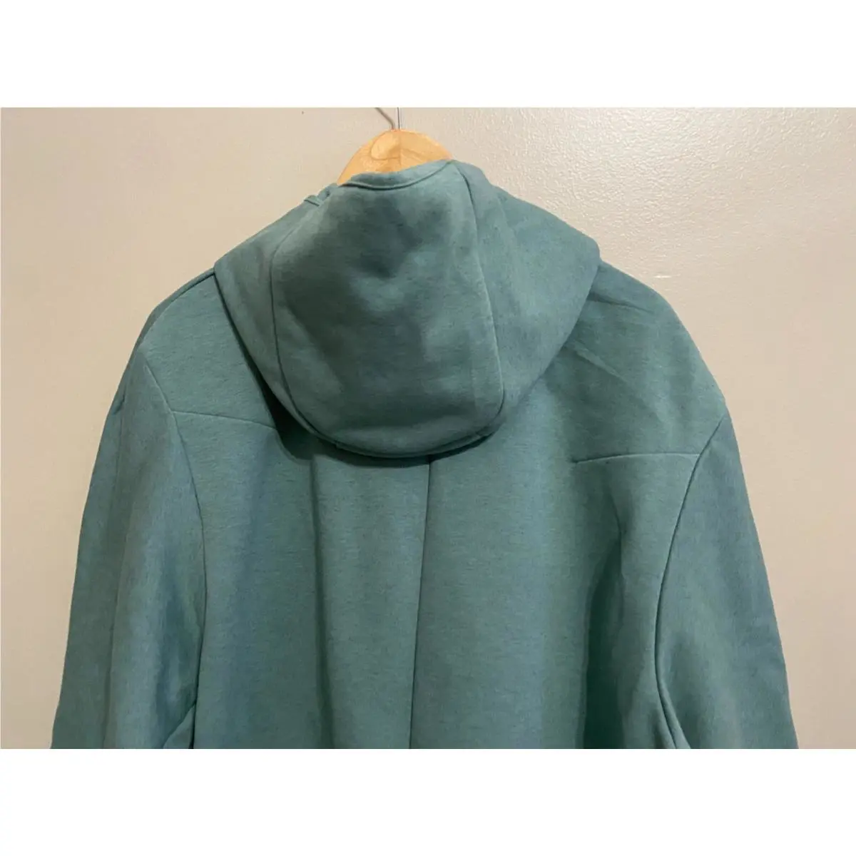 Nike clothing - Green (UPC: 196152558107) 4