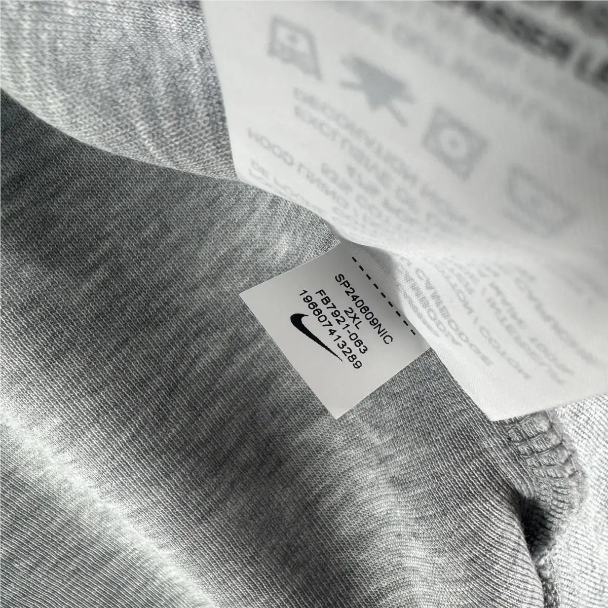 Nike clothing - FB7921063 - FB7921-063 - Gray (UPC: 0196607413289) 4