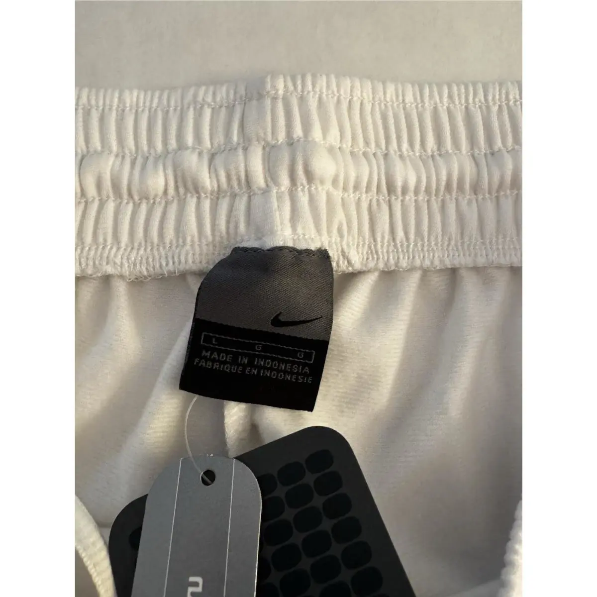 Nike clothing - Nike 2003 - 137047 - White (UPC: 826220567334) 3