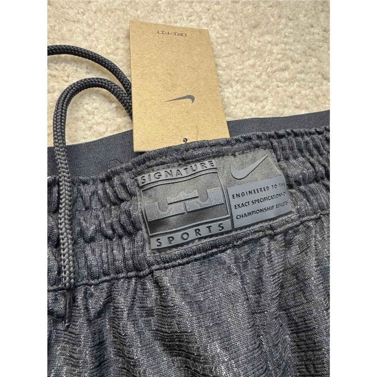Nike clothing - LeBron DNA Men`s 6