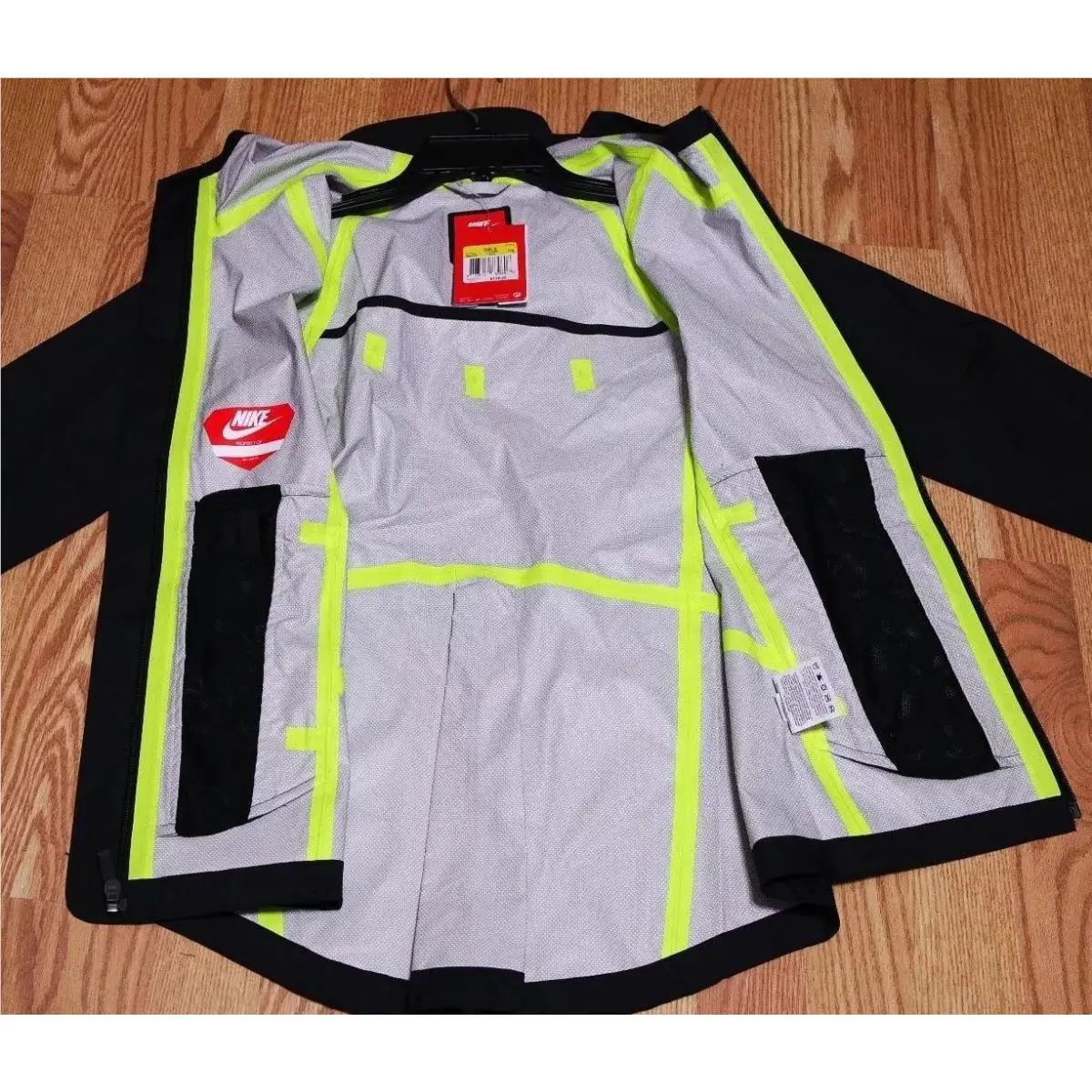 Nike clothing - Black (UPC: 883412842358) 3