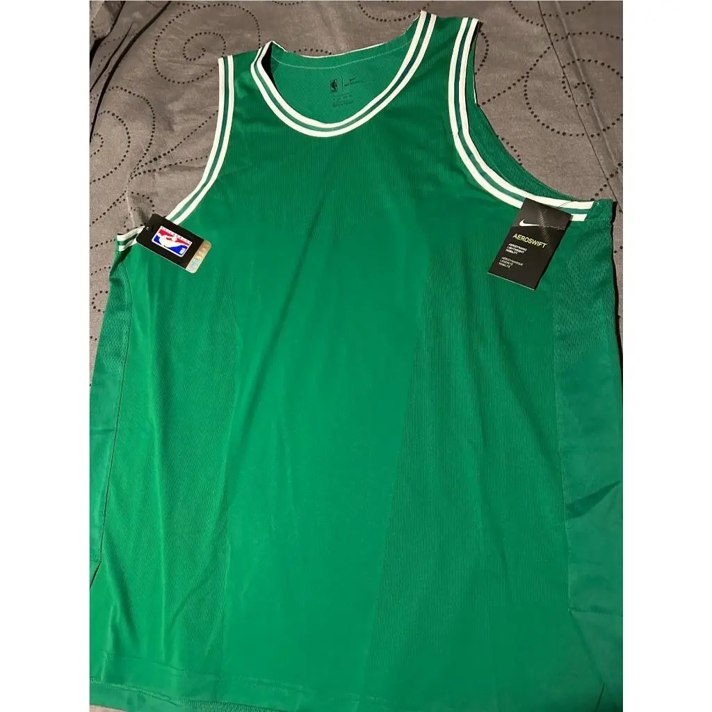 Nike clothing - GREEN + WHITE (UPC: 666003368570) 0