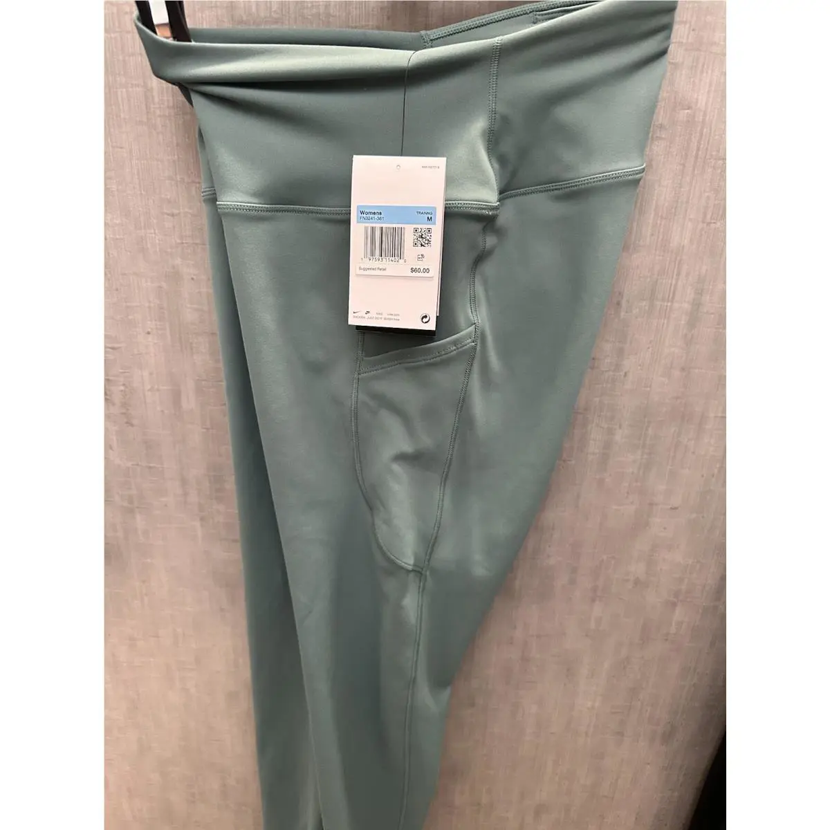 Nike clothing - Fn3241 - Fn3241 - Green and black (UPC: 0197593114020) 0