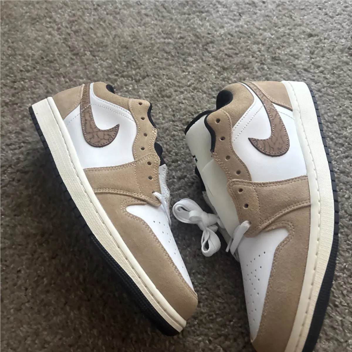 Nike shoes - Air Jordan 1 - Air - DZ4130-201 - Brown 3