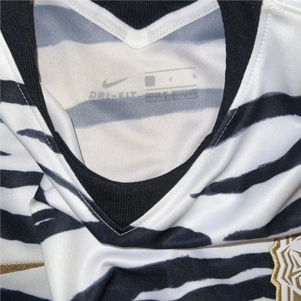 Nike clothing - White (UPC: 0193659680171) 8