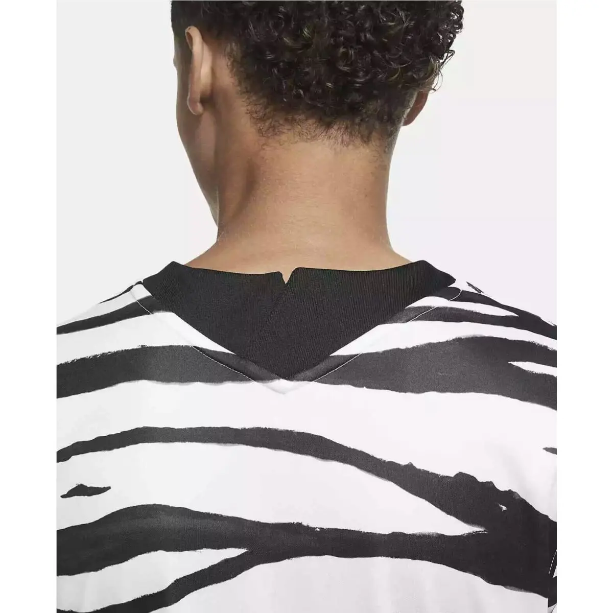 Nike clothing - White (UPC: 0193659680171) 3
