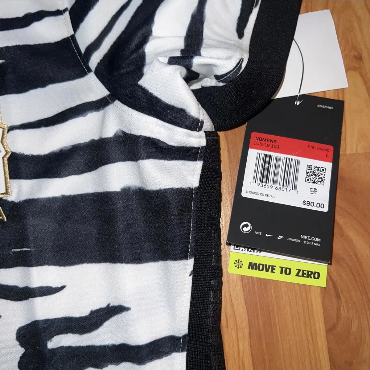 Nike clothing - White (UPC: 0193659680171) 7