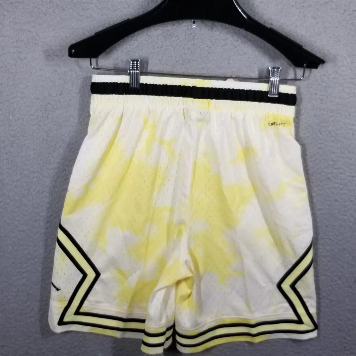 Nike clothing - DQ7334-110 - DQ7334-110 - Gold (UPC: 0195871643040) 0