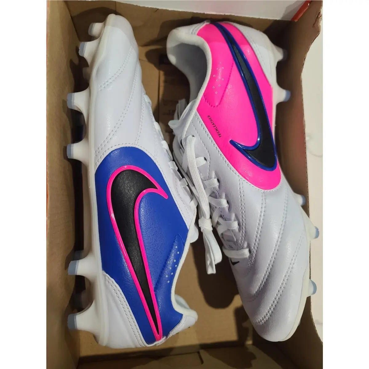 Men`s Size 6.5 / Women`s 8 Nike Tiempo Ligeea Pro FG White Pink Soccer Cleats