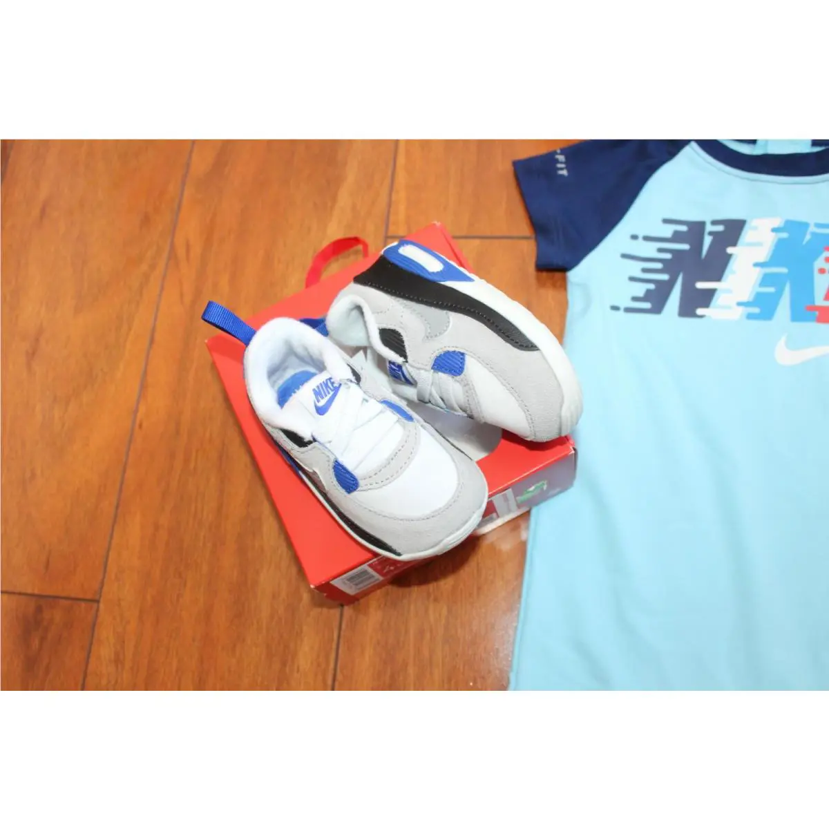 Nike shoes - Blue (UPC: 633716877729) 1