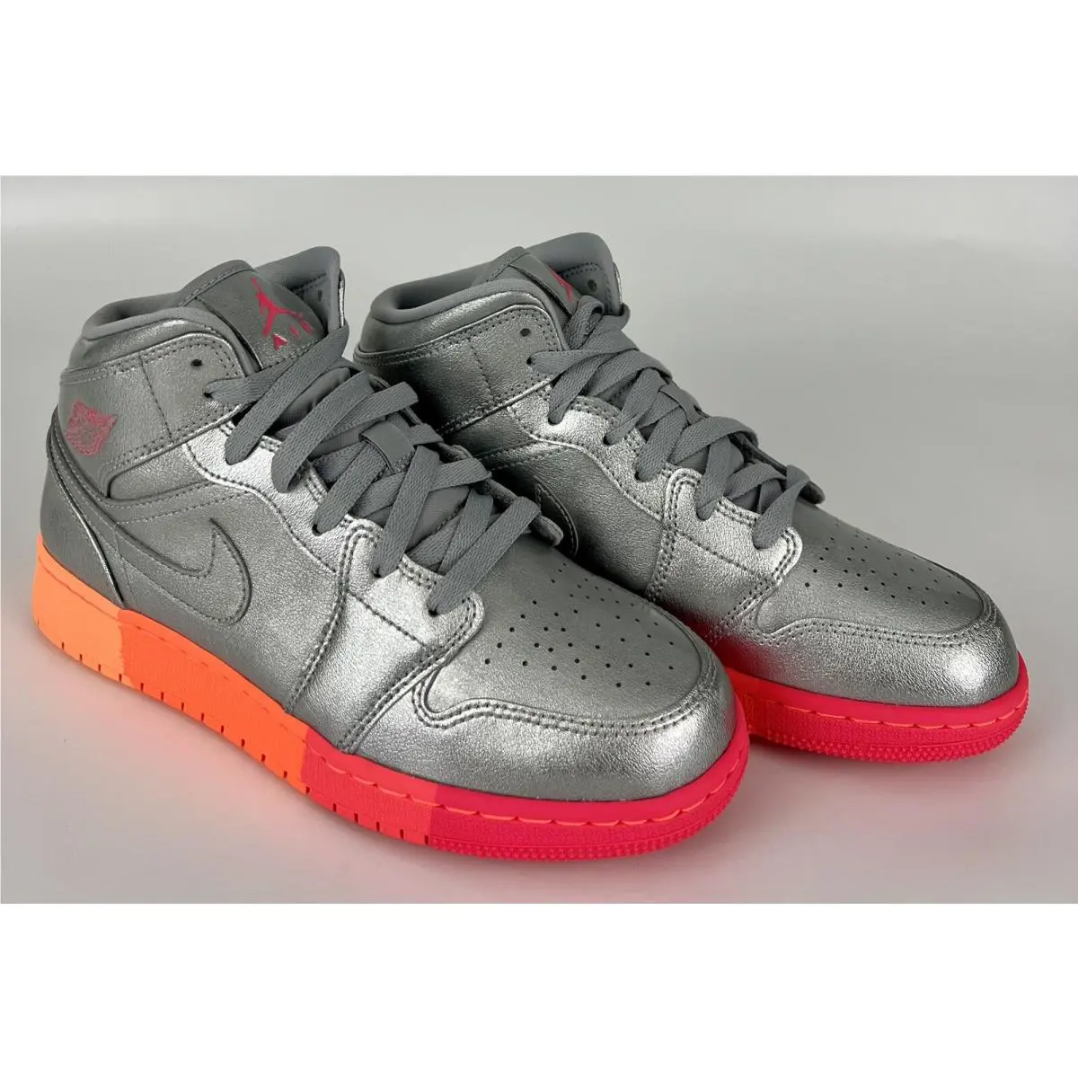 Nike shoes - Air Jordan 1 Mid - Air Mid - 555112-006 - Silver (UPC: 0193151913173) 1