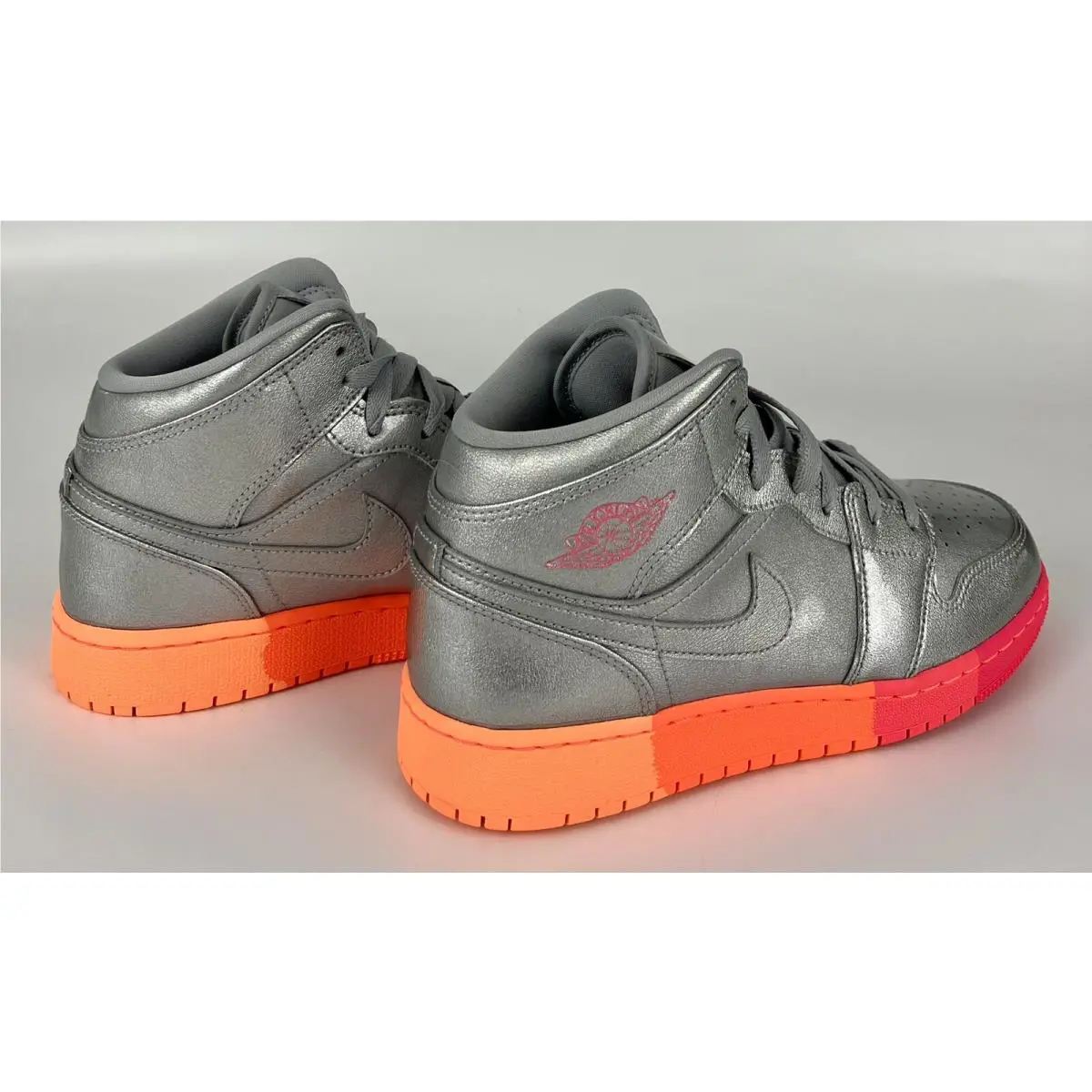 Nike shoes - Air Jordan 1 Mid - Air Mid - 555112-006 - Silver (UPC: 0193151913173) 2