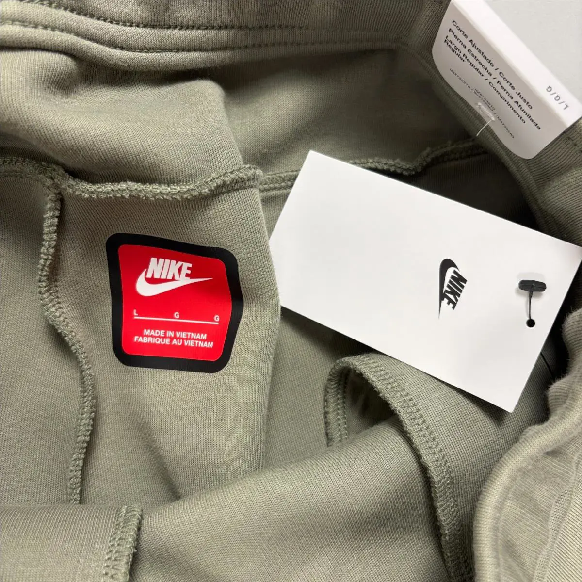 Nike clothing - Nike Tech - Tech - HV0959320 - Green (UPC: 197859960743) 1
