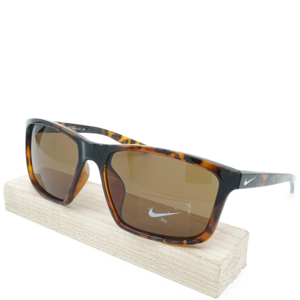 CW4645-220 Mens Nike Valiant Sunglasses - Frame: Tortoise