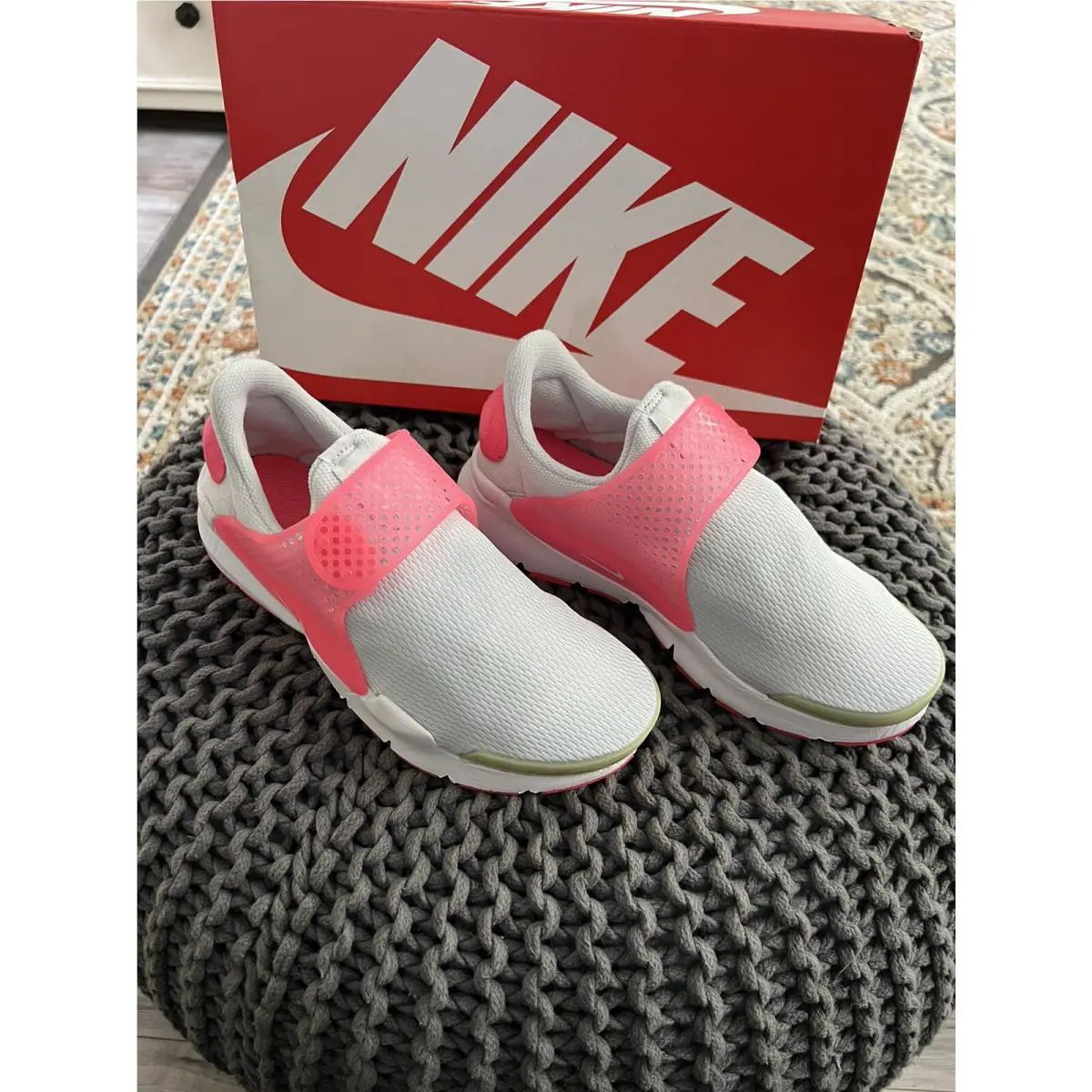 Nike shoes - White 4