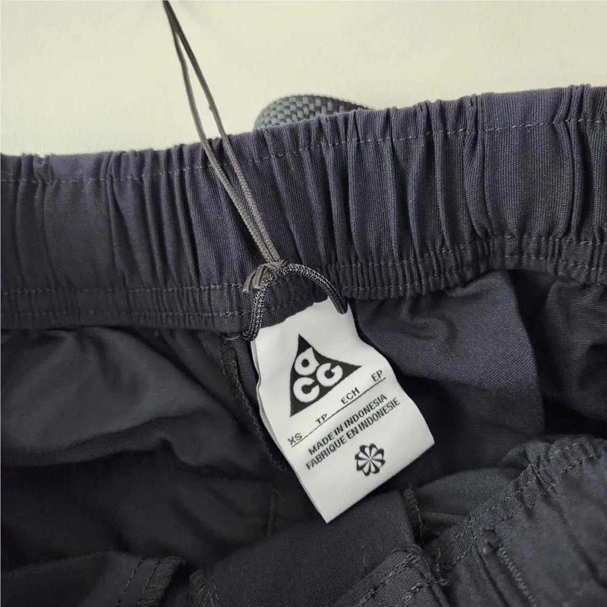 Nike clothing - Nike ACG UV Hiking Pants - Black (UPC: 196975129270) 4
