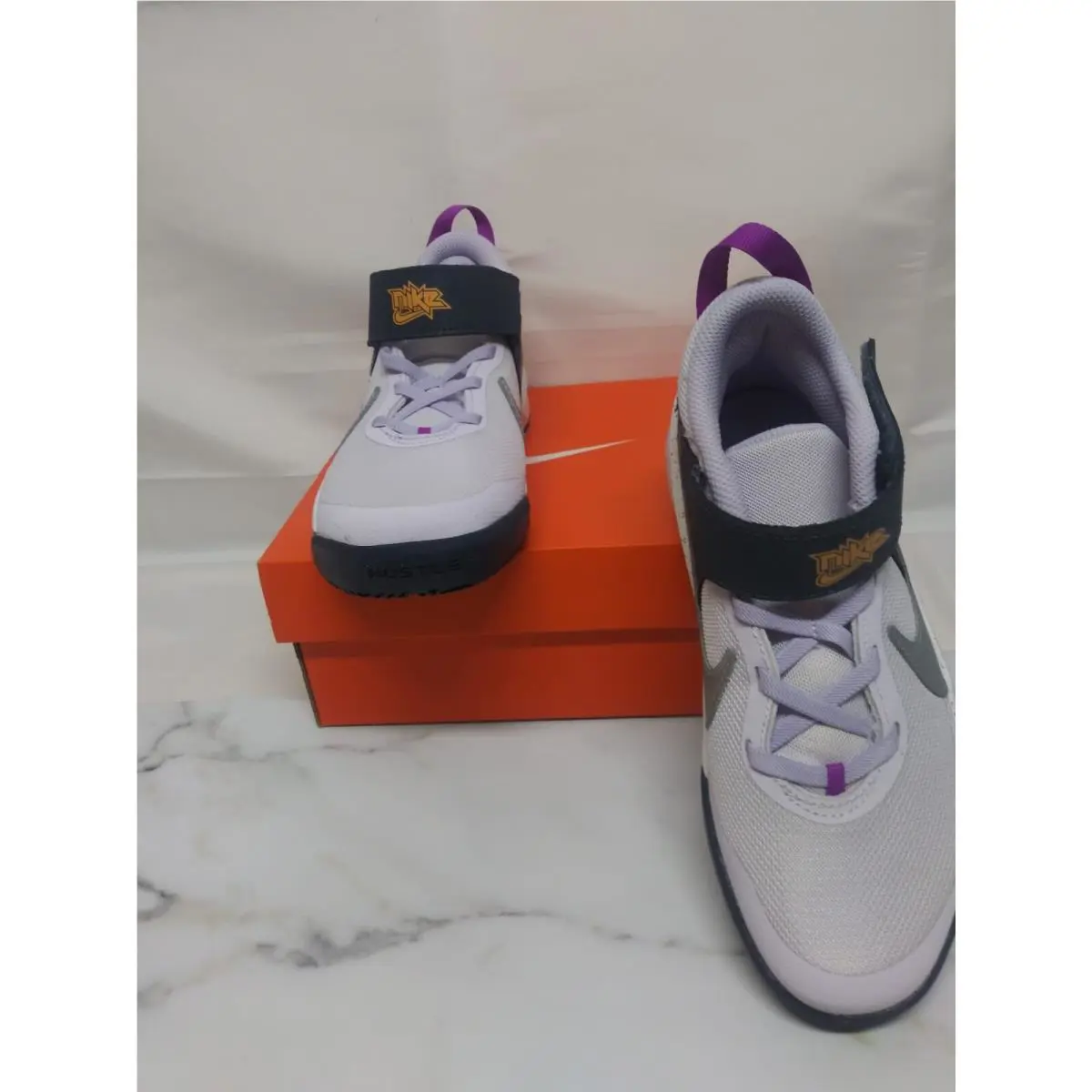 Nike shoes - Nike Team Hustle - Team Hustle - Black White Gold 3