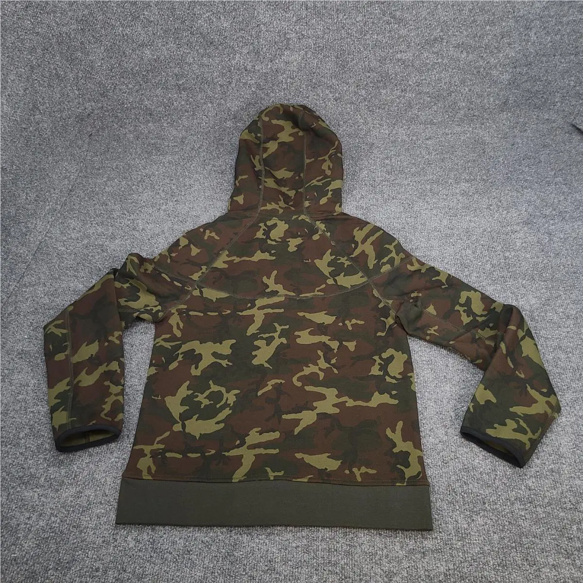 Nike clothing - FN9118-010 - FN9118-010 - Green (UPC: 196976335854) 9