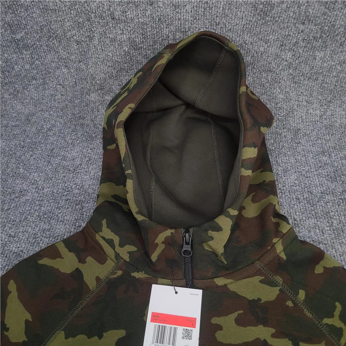 Nike clothing - FN9118-010 - FN9118-010 - Green (UPC: 196976335854) 1