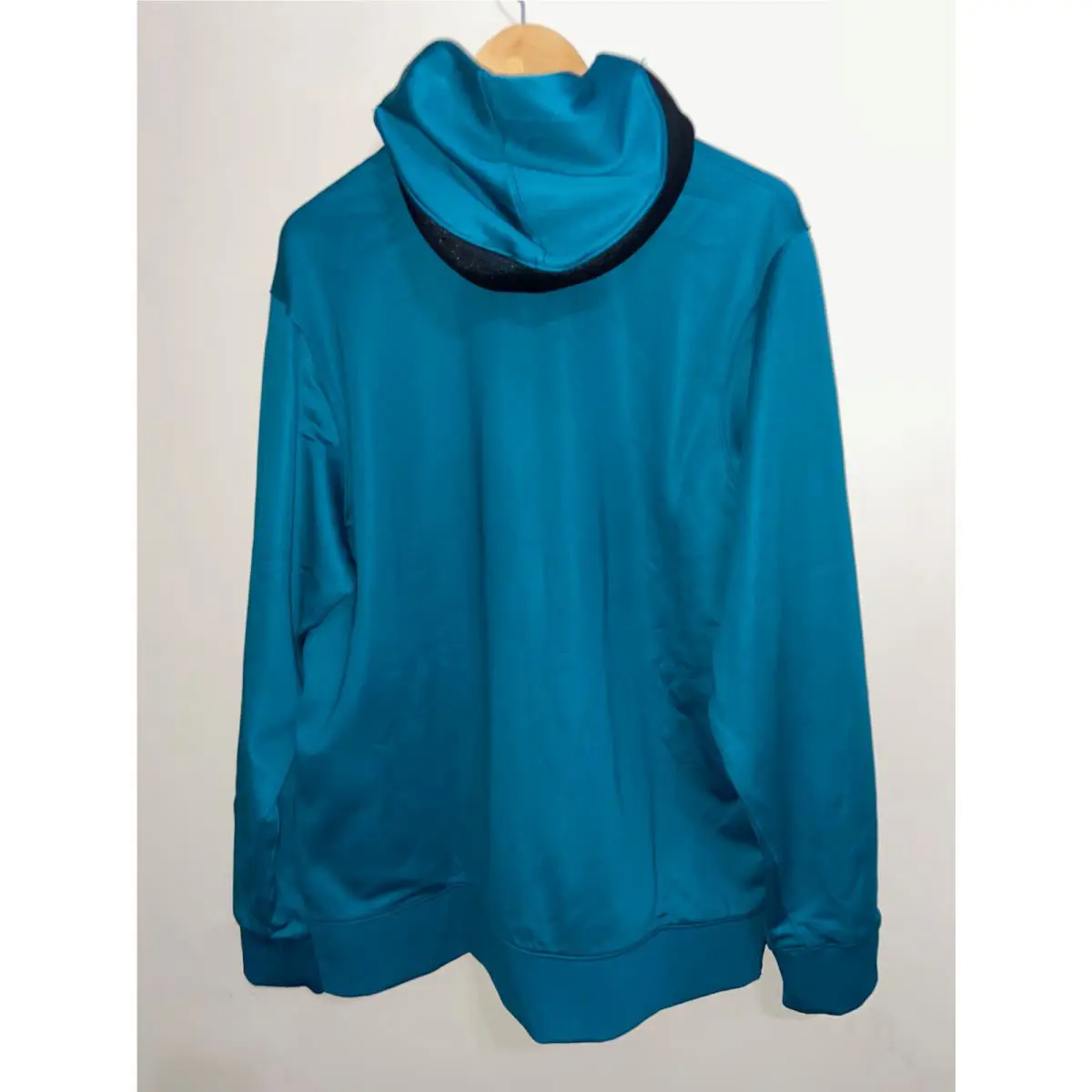 Nike clothing - Teal (UPC: 0194274886924) 3