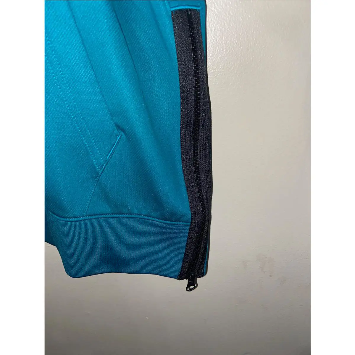 Nike clothing - Teal (UPC: 0194274886924) 2