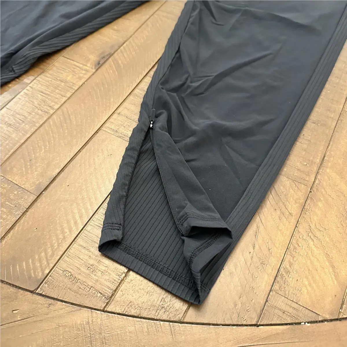 Nike clothing - FN3361-010 - FN3361-010 - Black (UPC: 0196976007775) 3