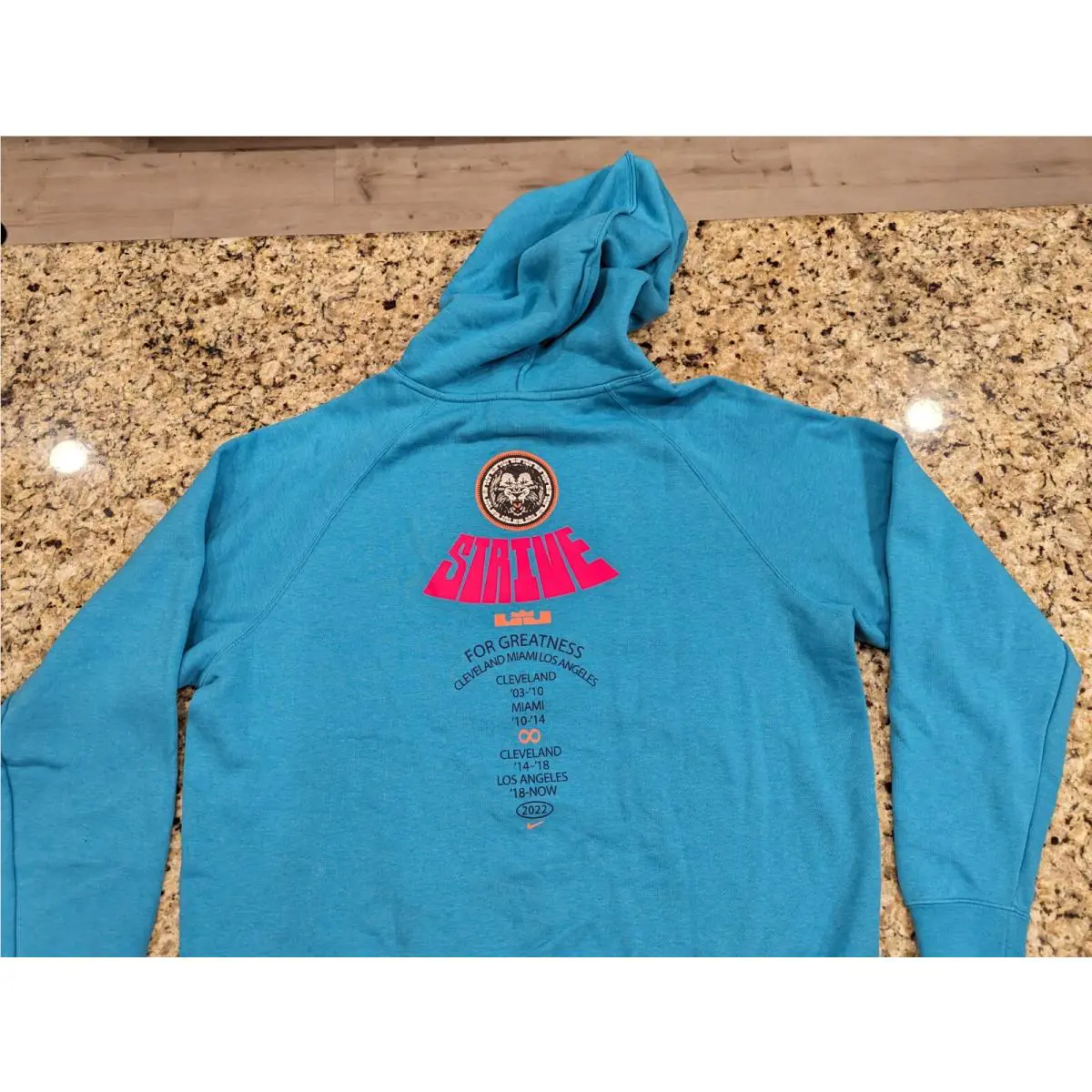 Nike clothing - Blue (UPC: 196150615482) 0